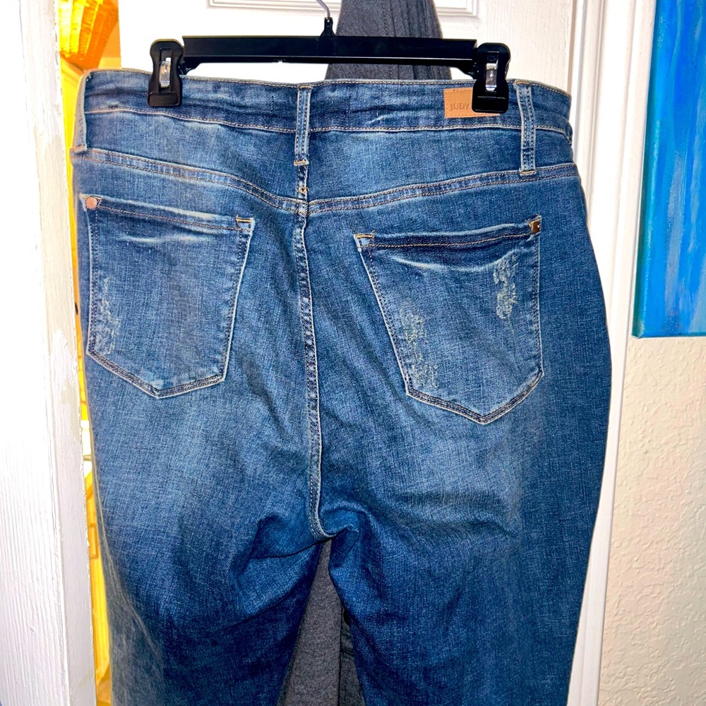 Judy Blue- 💙 Distressed Ankle 14W